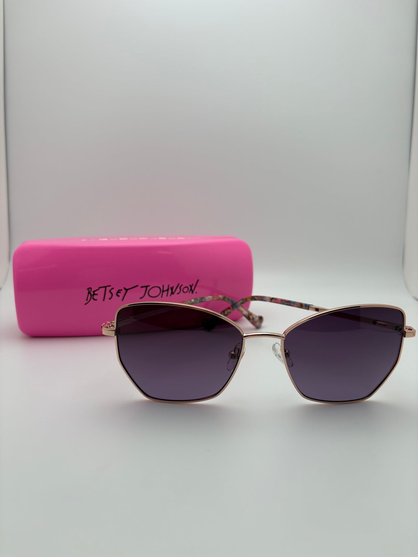 Betsey Johnson Polarized Sunglasses - Luv Me / Rose